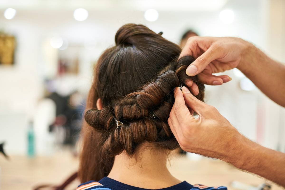 Why Your Curls Fall Flat (And How a Ceramic Curler Saves the Day)