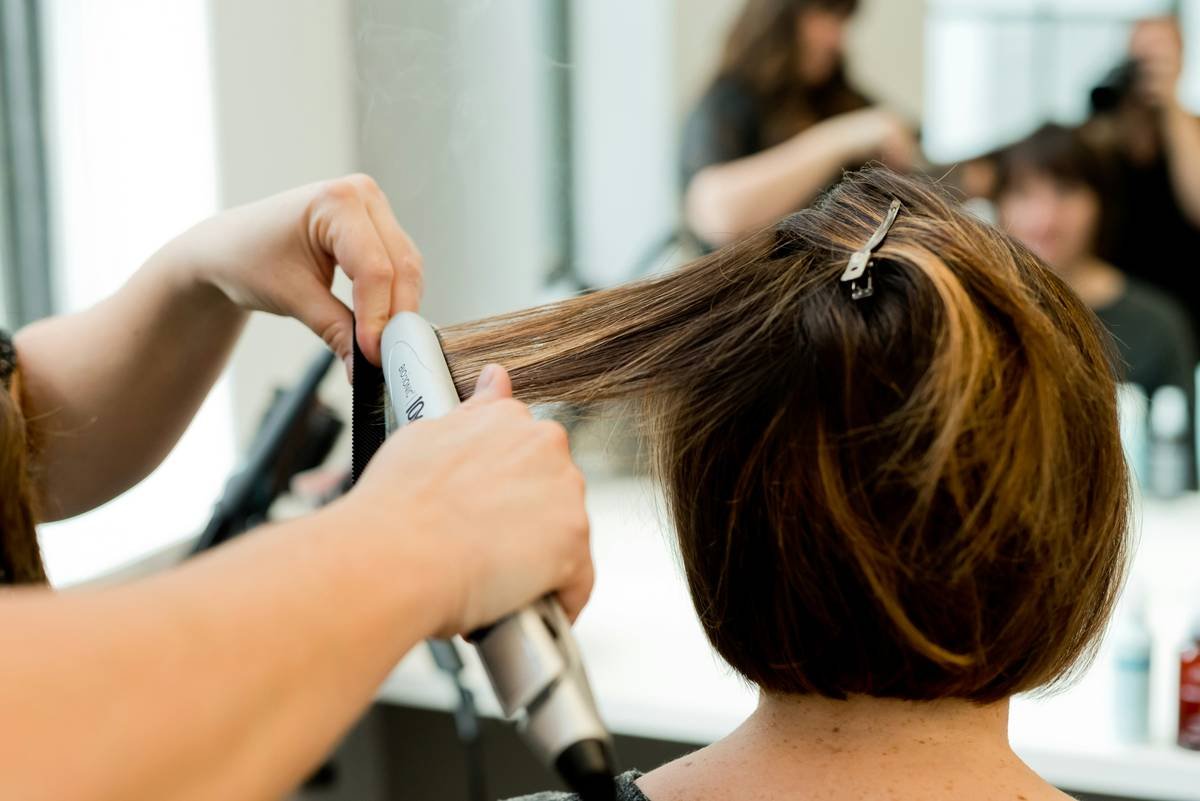Root Boost 101: How Hair Rollers Give Your Flat Hair Instant Lift (Without Heat or Damage)