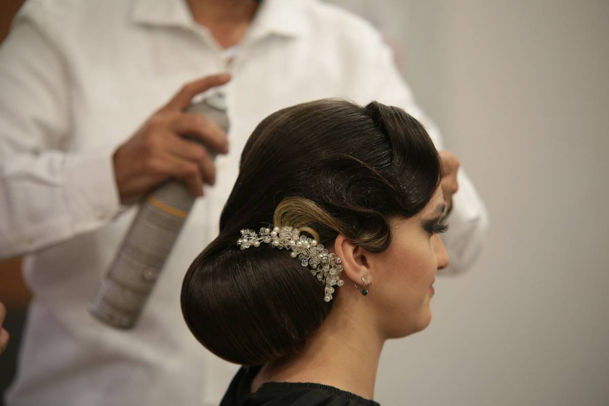 Thickening Tonic + Hair Rollers: The Unexpected Duo for Fuller-Looking Hair (Backed by Science & My Frizz-Fail Diary)